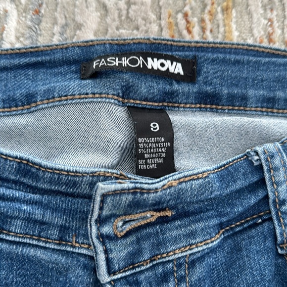 Fashion Nova Distressed Skinny Jeans - Picture 2 of 3